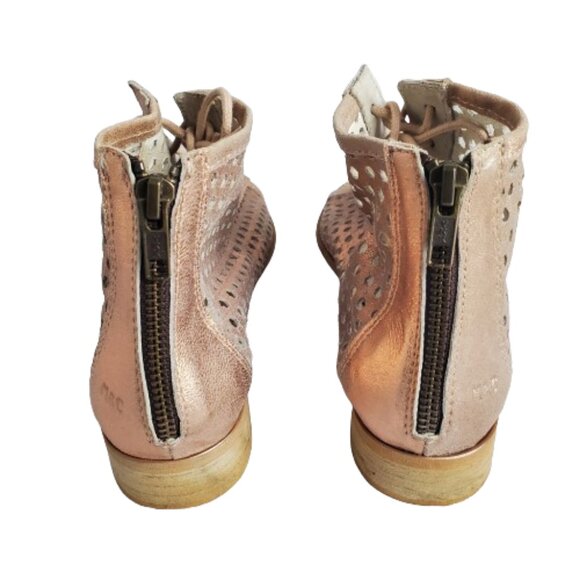 Musse & Cloud Aiden Perforate Metallic Pink Lace Up Open Toe Flat Sandals. - Picture 4 of 10